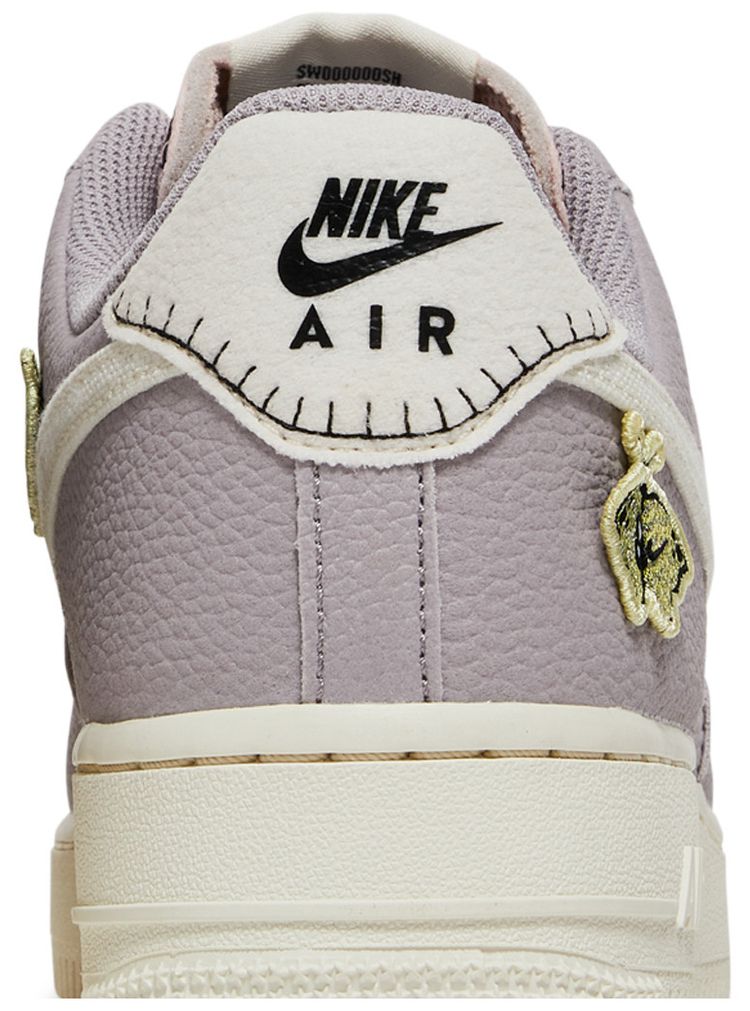 Nike Wmns Air Force 1 07 SE Air Sprung