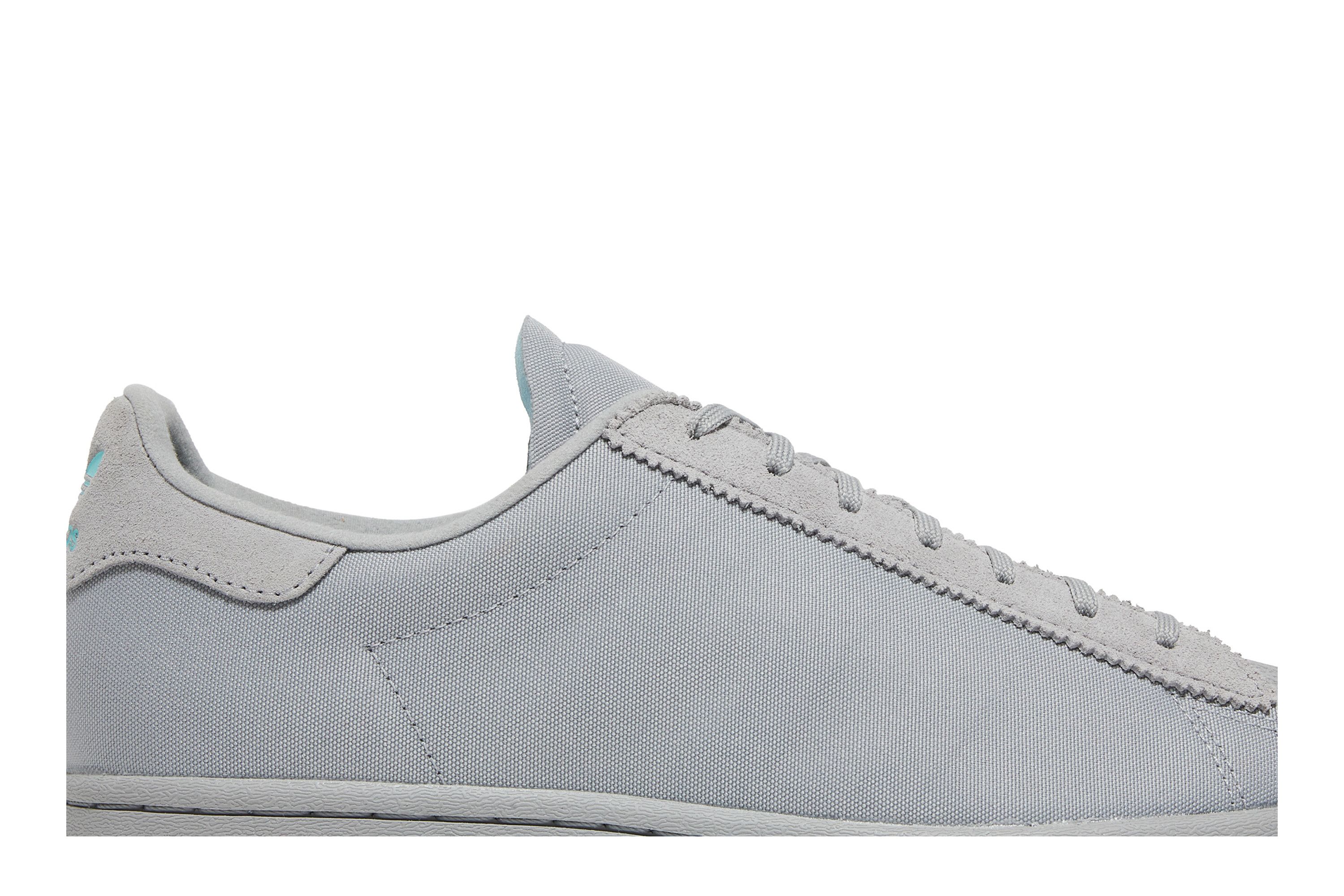 Size 5.0 Superstar Triple Grey