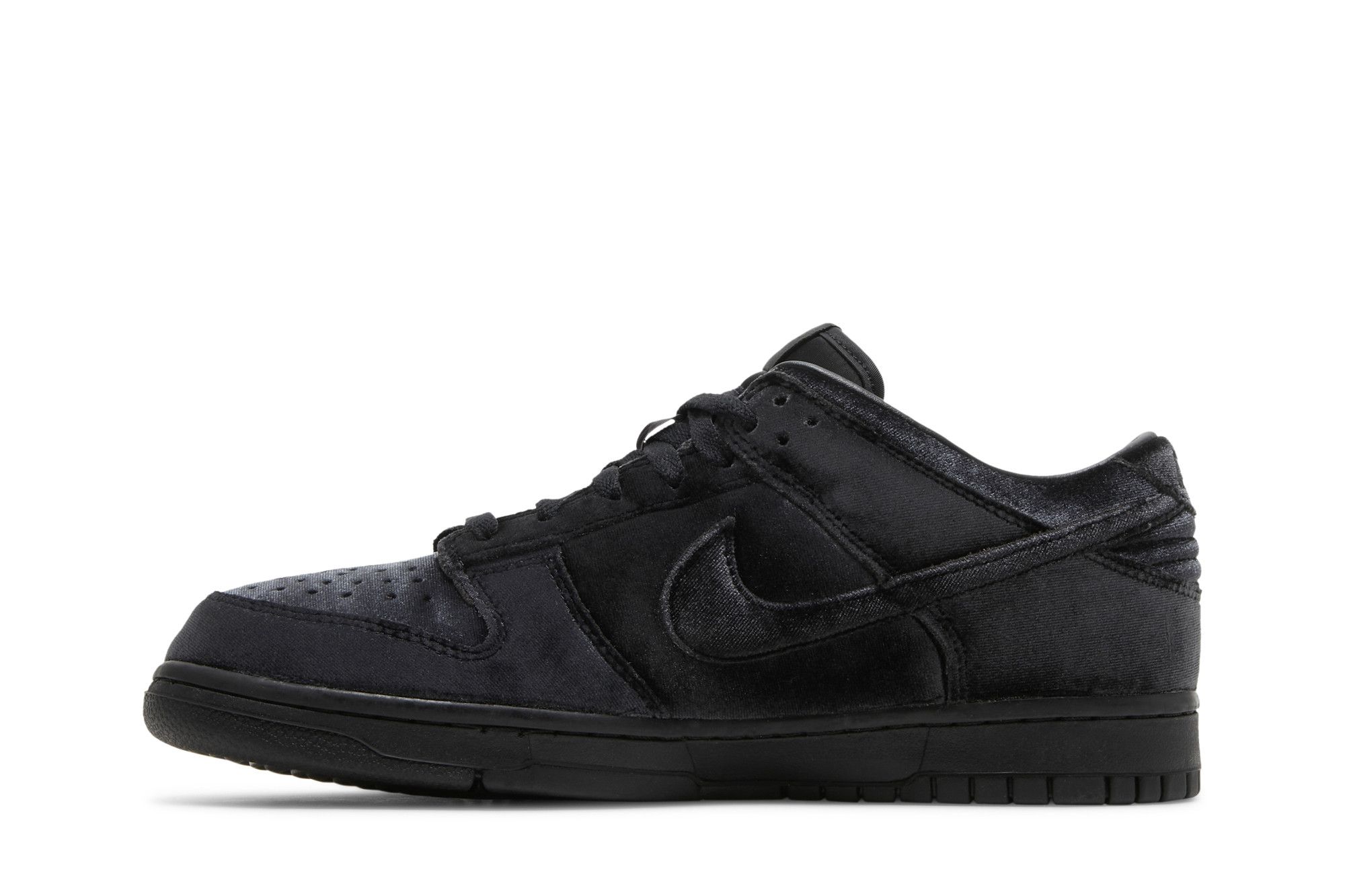 Buy Dover Street Market x Dunk Low 'Black Velvet' - DH2686