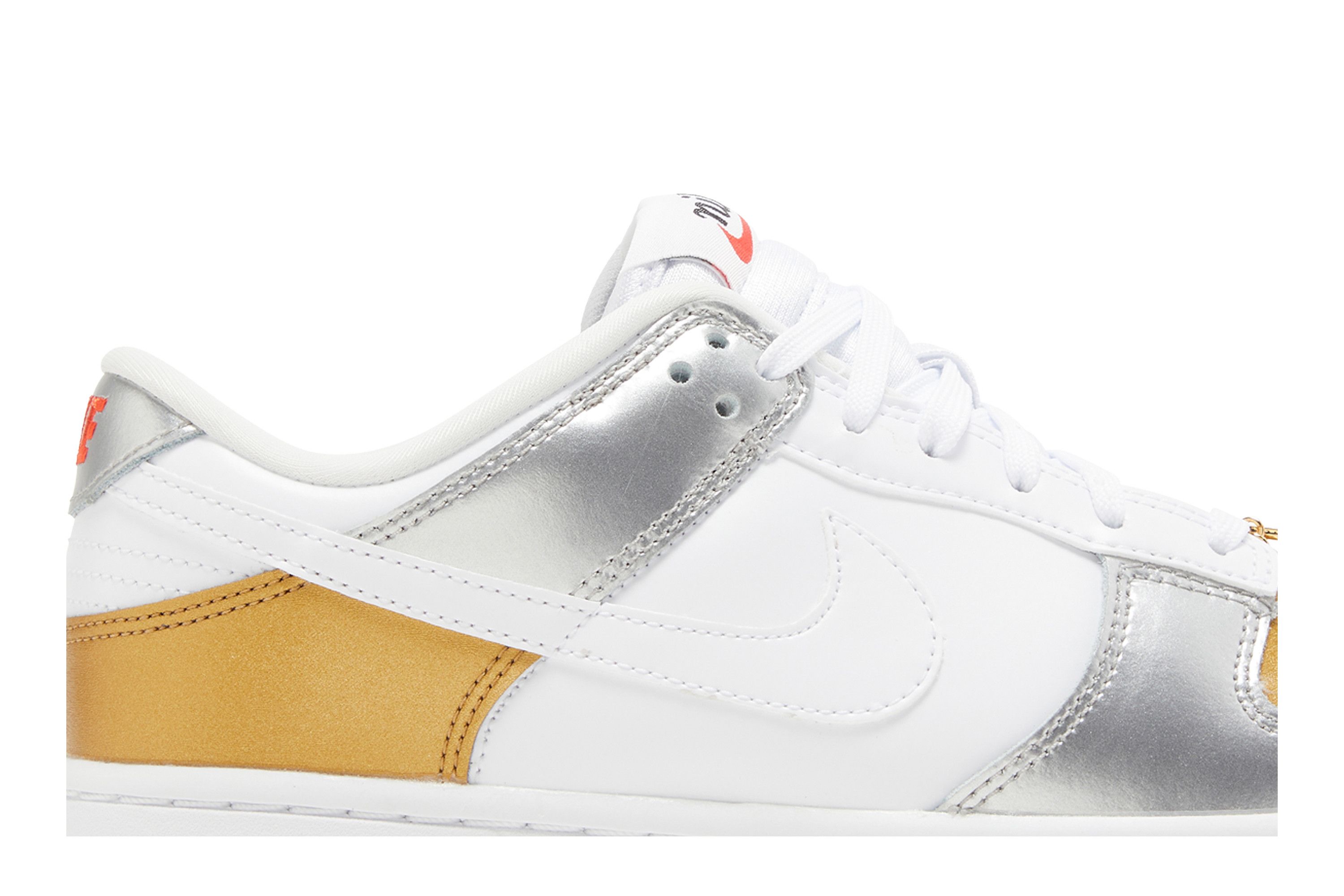 ナイキ W ダンク ロー 白 金 銀 NIKE DH4403-700 26.0 Amazon.com | Nike Womens Dunk Low WMNS DH4403 700 Gold White