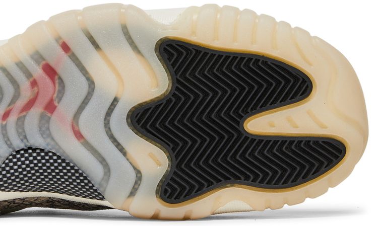 Air Jordan 11 Retro Low GS Light Bone Snakeskin