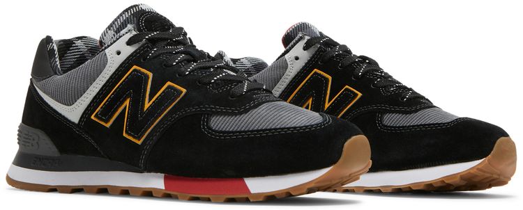 New Balance 574 Black Plaid