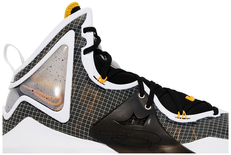 Nike LeBron 19 Graduate