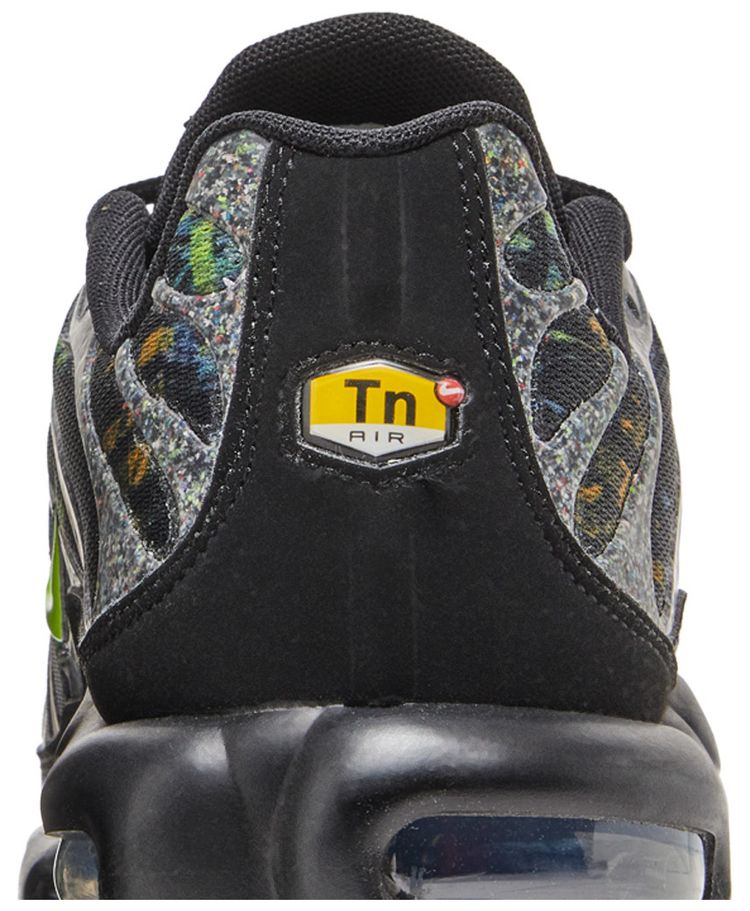 Nike Air Max Plus Sustainable   Black Volt