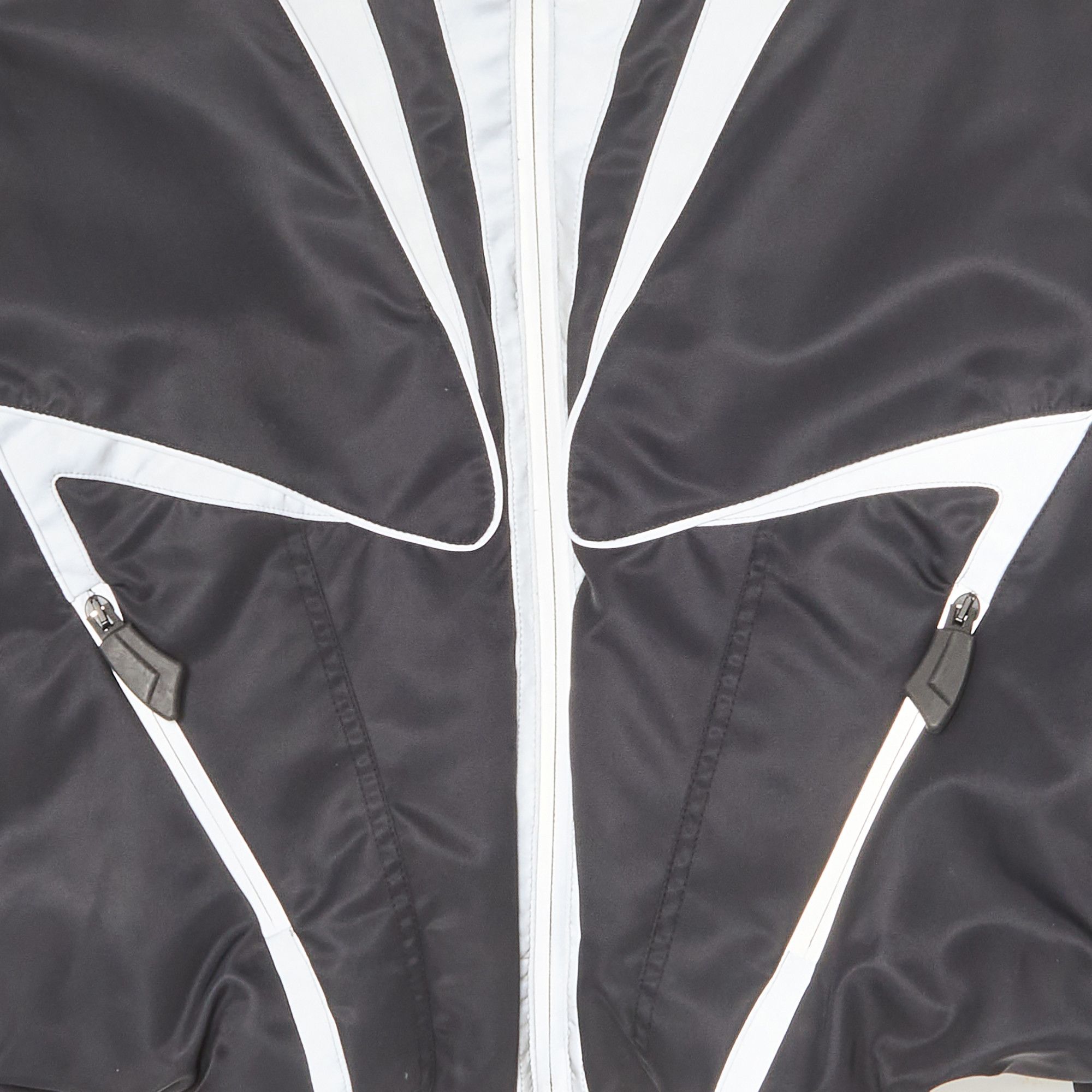 MUGLER 24F1PA04481821999 関税送料込 Mugler Black Bonded Puffer Jacket Mugler