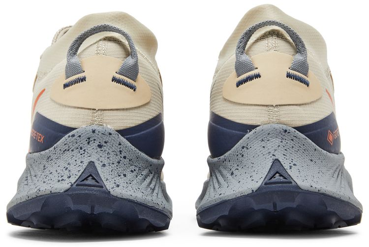 Nike Pegasus Trail 3 GTX Rattan Campfire Orange