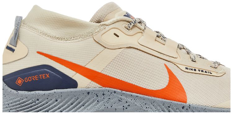 Nike Pegasus Trail 3 GTX Rattan Campfire Orange