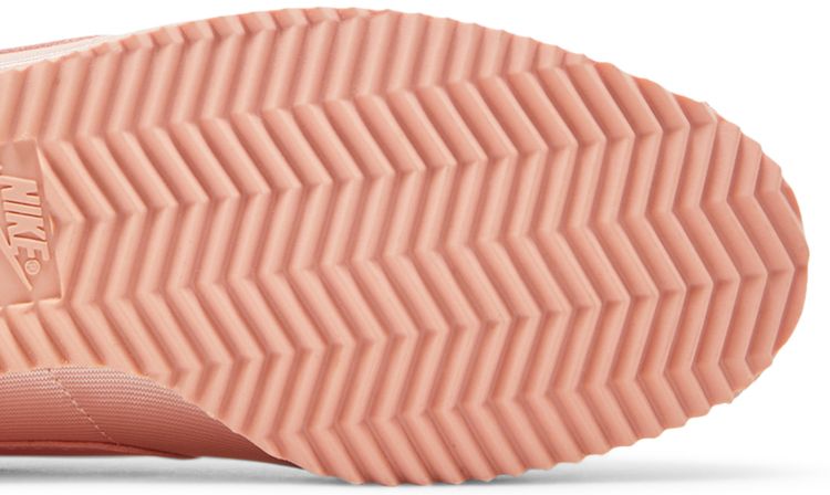 Nike Wmns Classic Cortez Nylon Coral Stardust