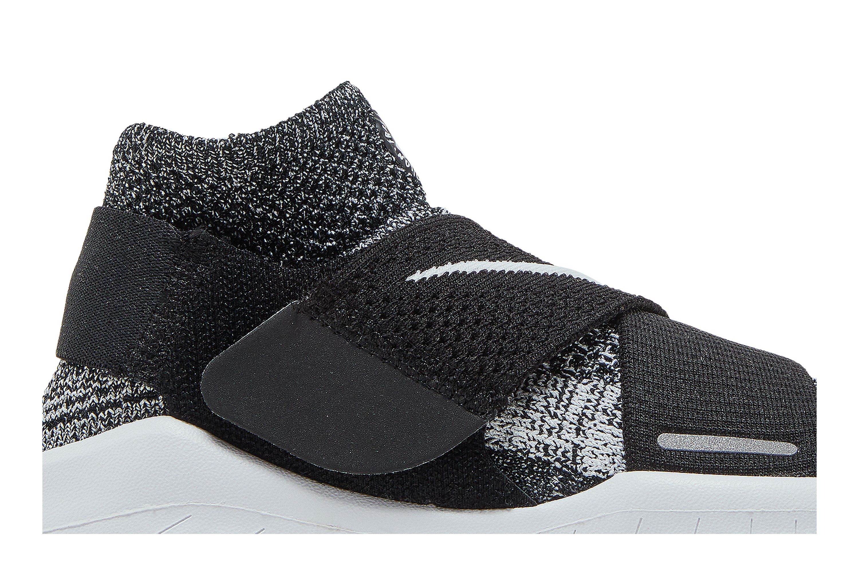 Nike free rn motion flyknit 2018 black top