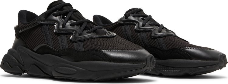 Ozweego Triple Black