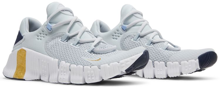 Nike Wmns Free Metcon 4 Pure Platinum Metallic Gold Coin