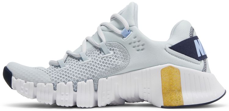 Nike Wmns Free Metcon 4 Pure Platinum Metallic Gold Coin