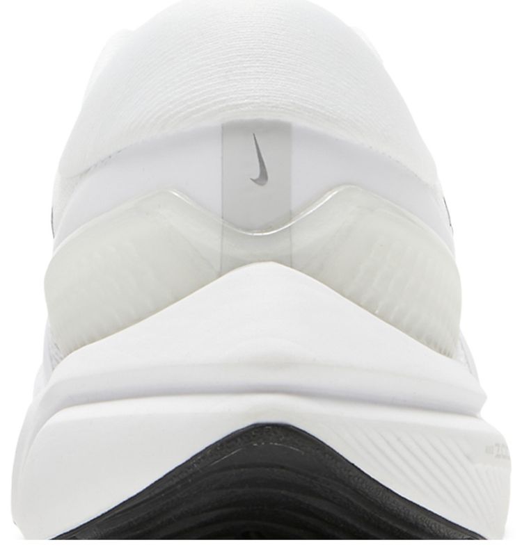Nike Wmns Air Zoom Vomero 16 White Metallic Silver