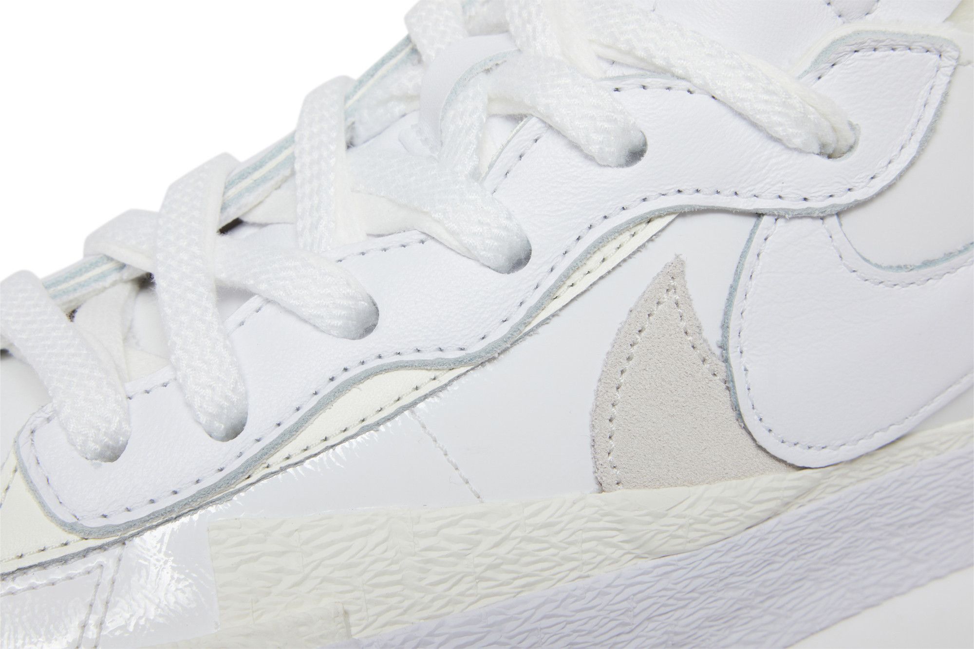 Nike sacai blazer mid white shop