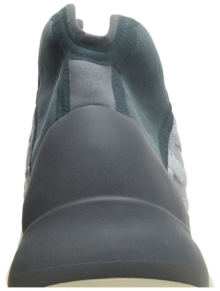 Adidas Yeezy Quantum Mono Carbon