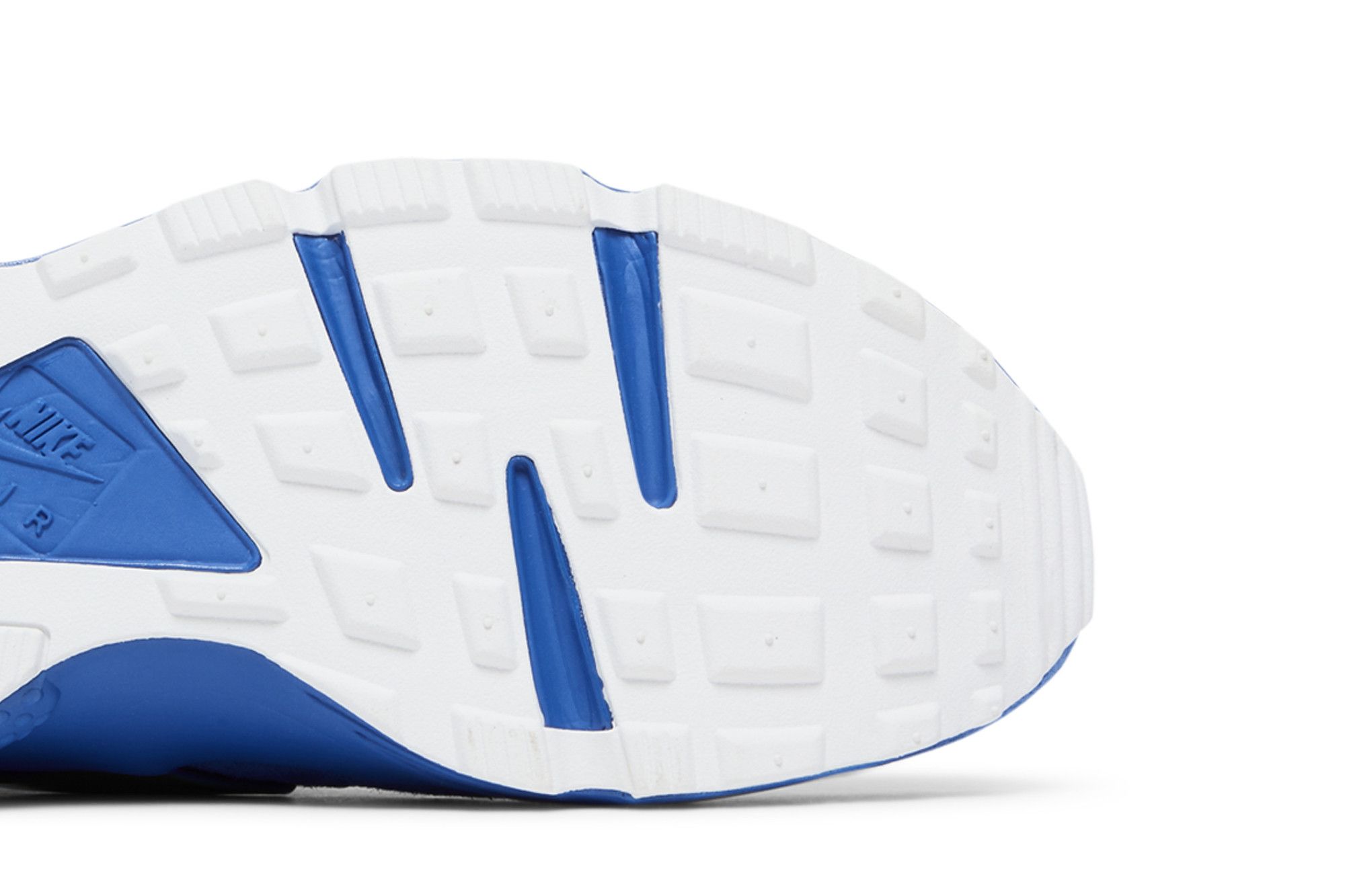 Nike air huarache undefeated hotsell