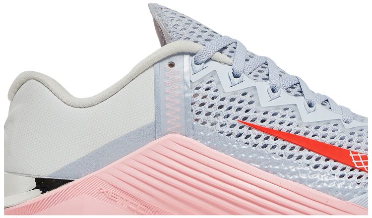 Nike Wmns Metcon 6 Football Grey Arctic Punch