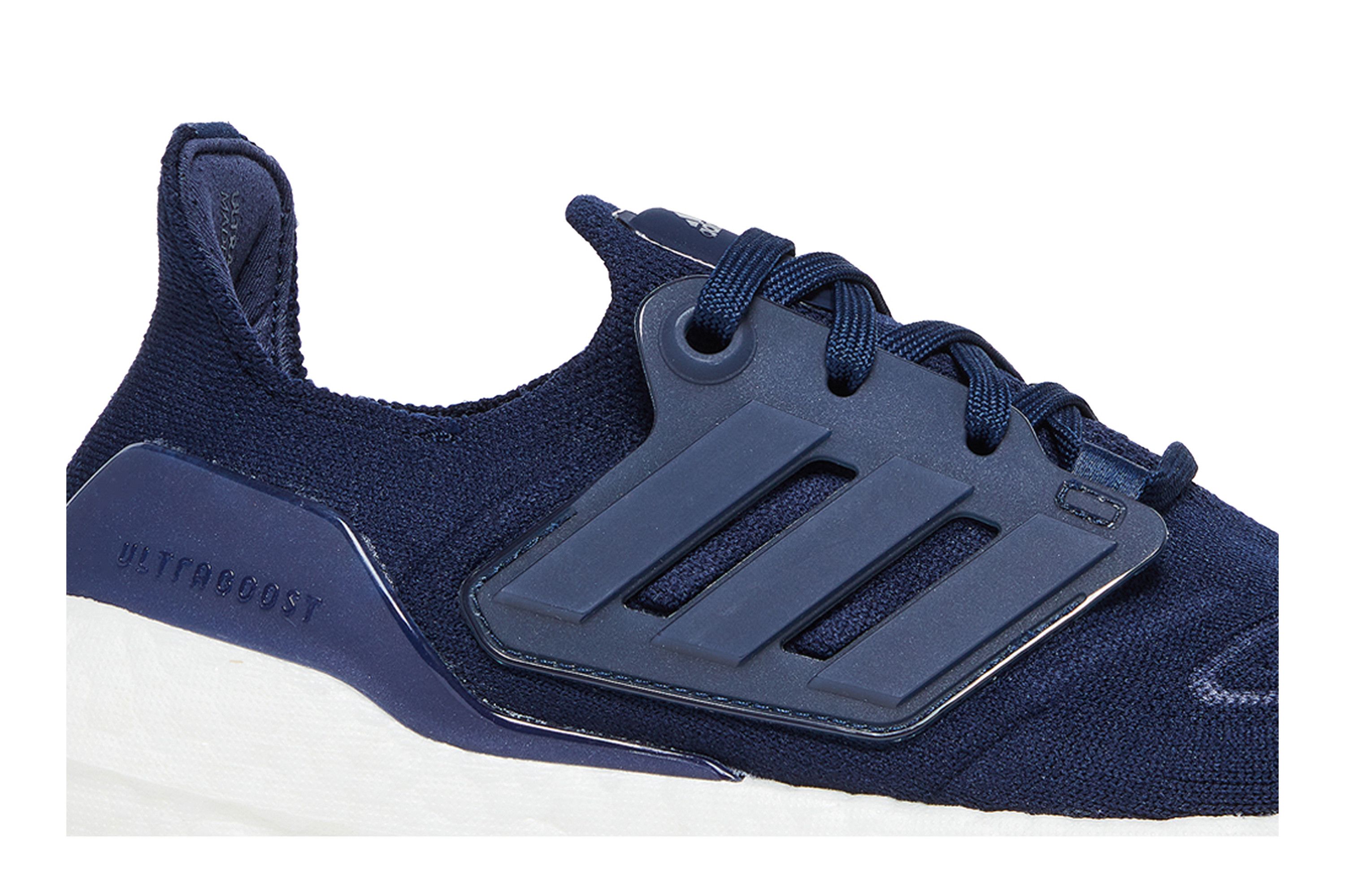 Adidas Women s Ultraboost 22 Running Shoes Size 6.5 Navy Black