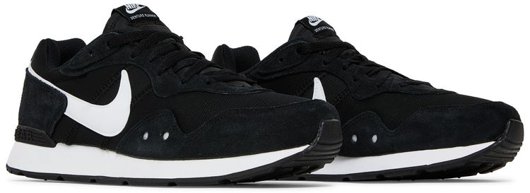 Nike Venture Runner Wide Black White