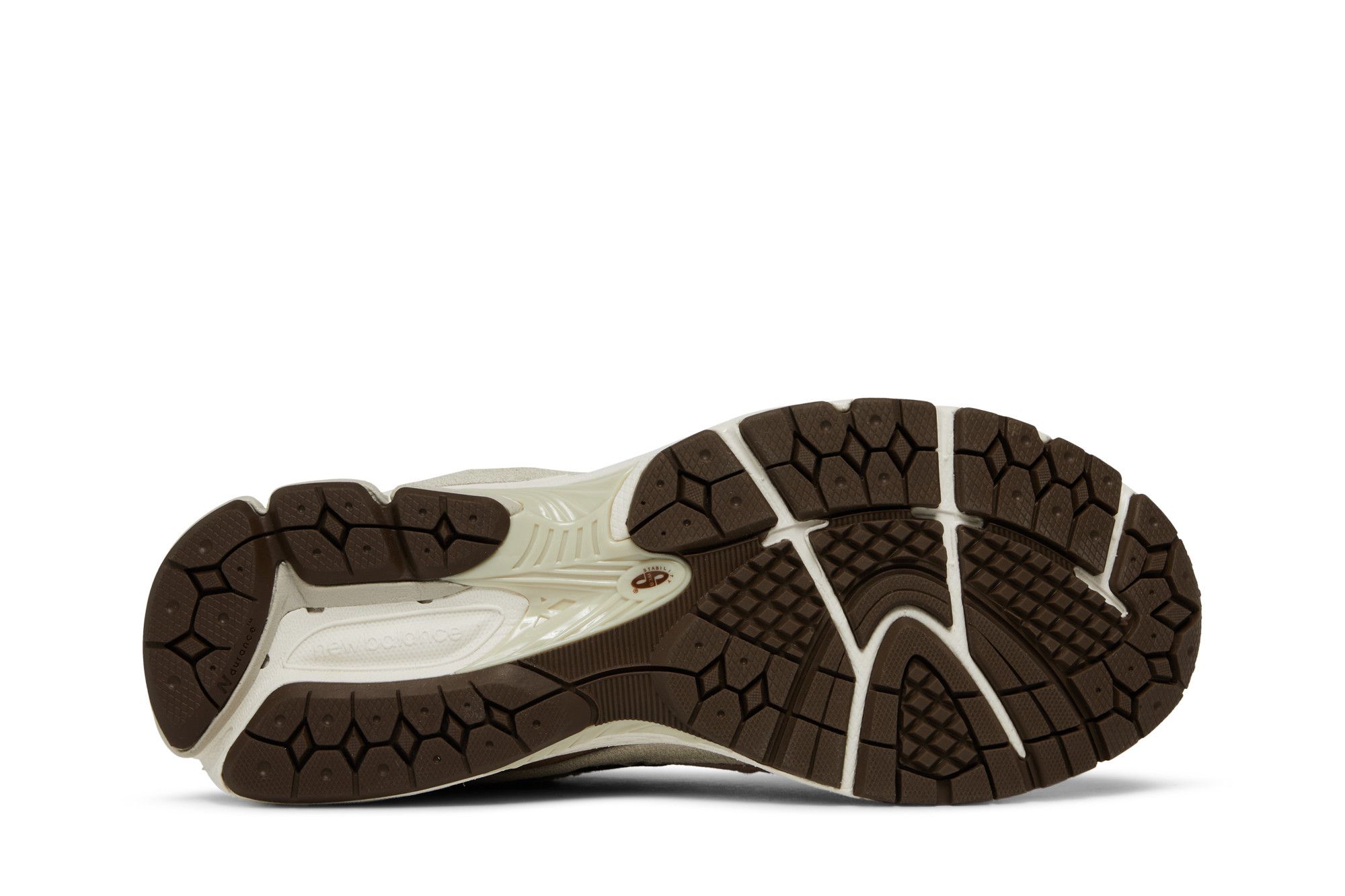 入手困難＊New Balance 2002R SSENSE Exclusive Corduroy Buy 2002R 'Brown Corduroy' SSENSE Exclusive - M2002RSS | GOAT