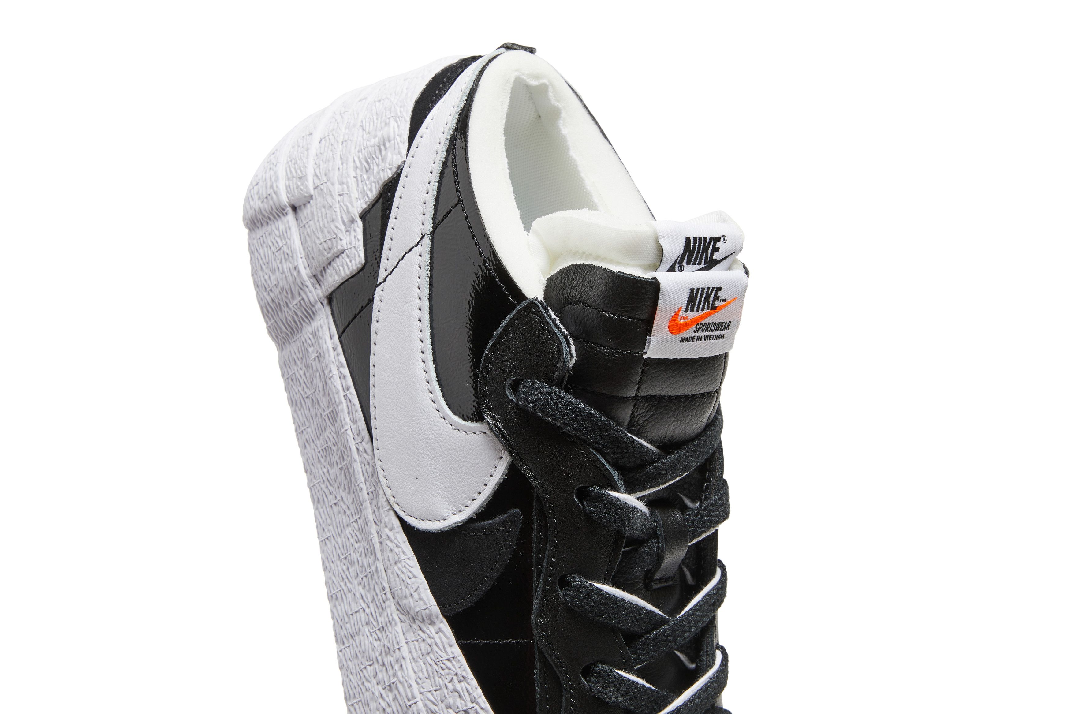 Sacai black store