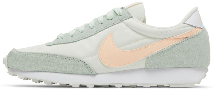 Nike Wmns Daybreak Barely Green Crimson Tint