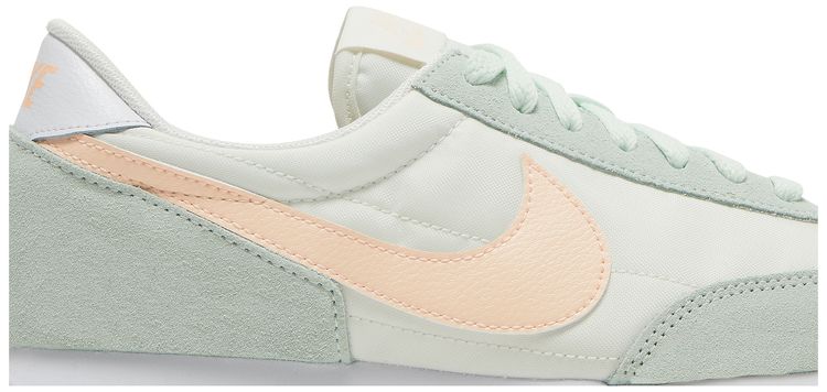 Nike Wmns Daybreak Barely Green Crimson Tint