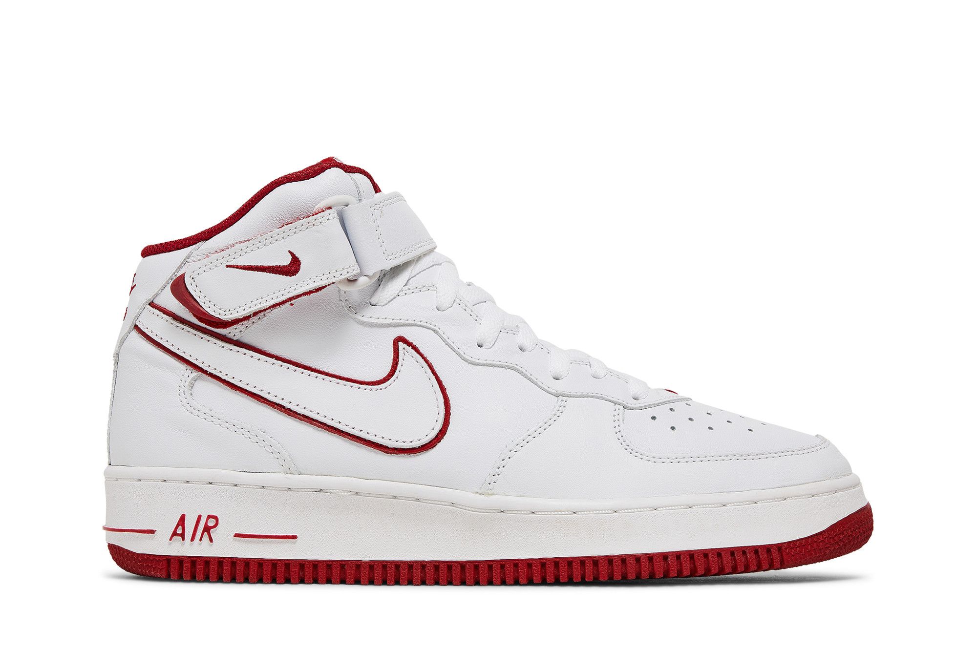 Achetez des Air Force 1 Mid White Varsity Red 304096 116 GOAT FR