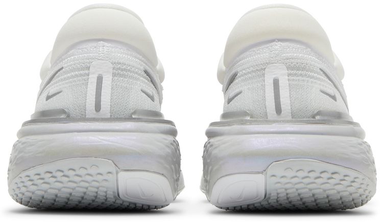 Nike Wmns ZoomX Invincible Run Flyknit White Metallic Silver