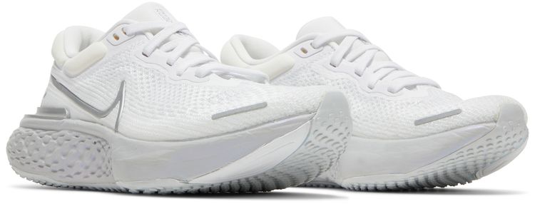 Nike Wmns ZoomX Invincible Run Flyknit White Metallic Silver