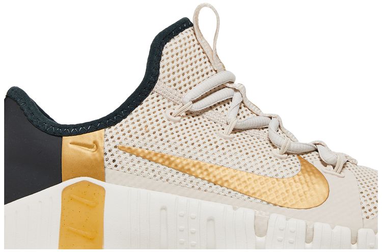 Nike Wmns Free Metcon 3 Light Orewood Brown