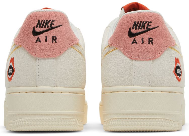 Nike Wmns Air Force 1 07 Peace