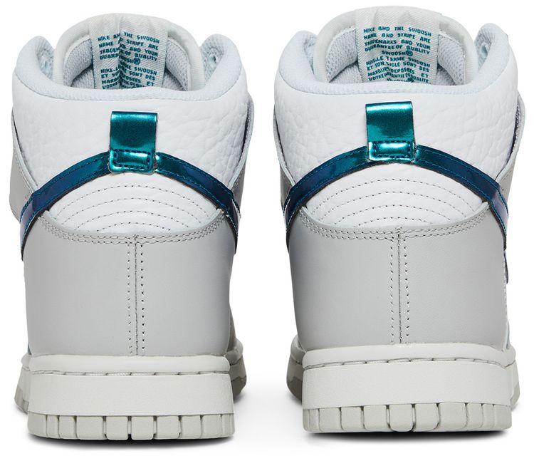 Nike Wmns Dunk High FLS