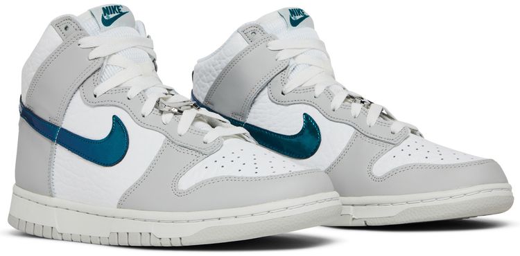 Nike Wmns Dunk High FLS