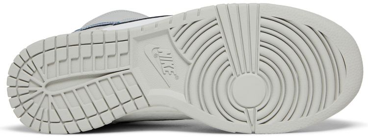 Nike Wmns Dunk High FLS