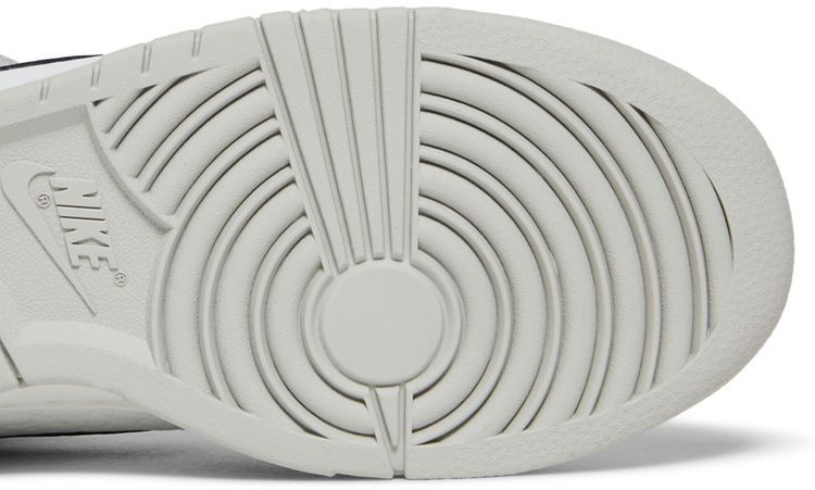 Nike Wmns Dunk High FLS