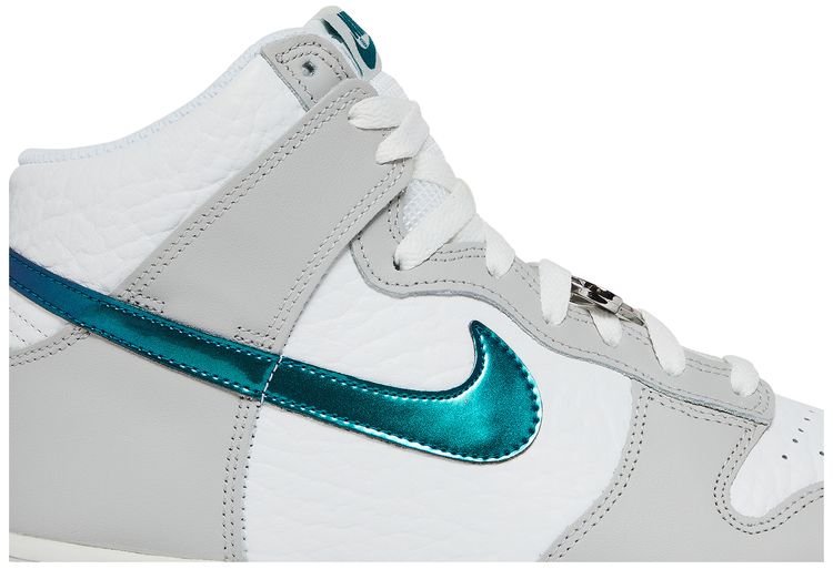 Nike Wmns Dunk High FLS