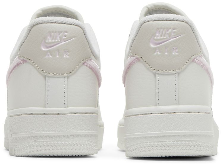 Nike Wmns Air Force 1 07 Chenille Swoosh