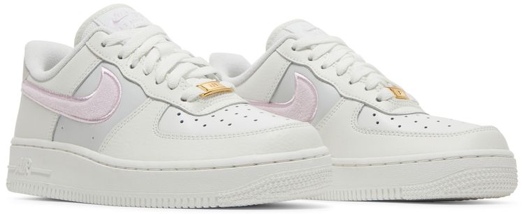 Nike Wmns Air Force 1 07 Chenille Swoosh