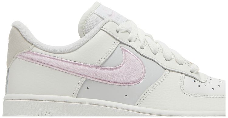 Nike Wmns Air Force 1 07 Chenille Swoosh