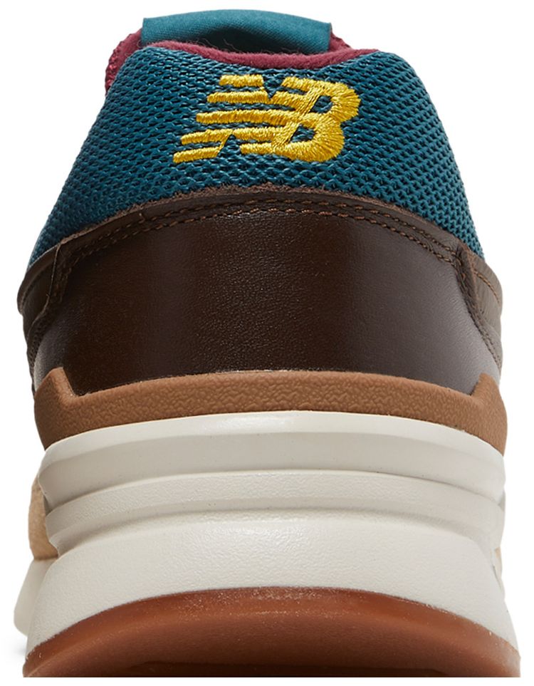 New Balance 997H Brown