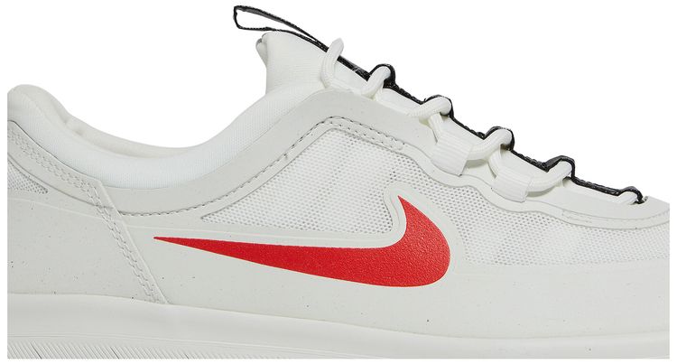 Nyjah Free Alternating Swoosh