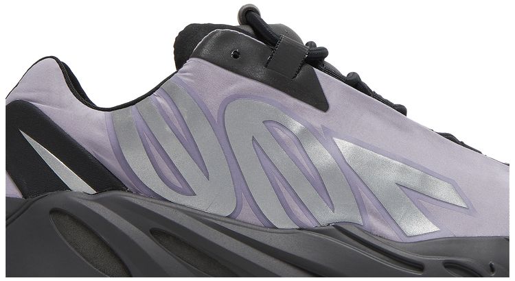 Yeezy Boost 700 MNVN Geode