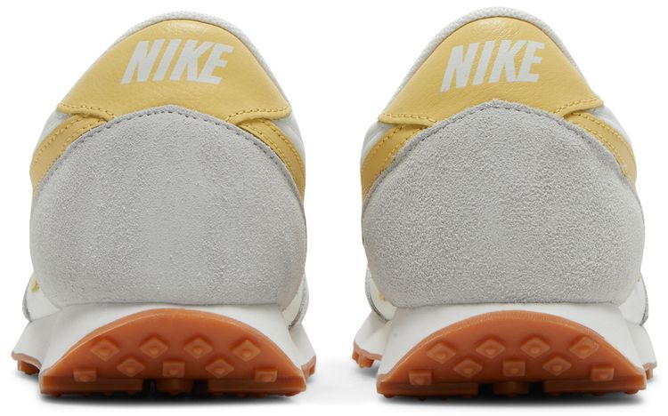 Nike Wmns Daybreak Summit White Saturn Gold