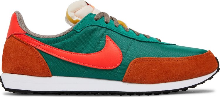 Nike Waffle 2 trainer in stone and green