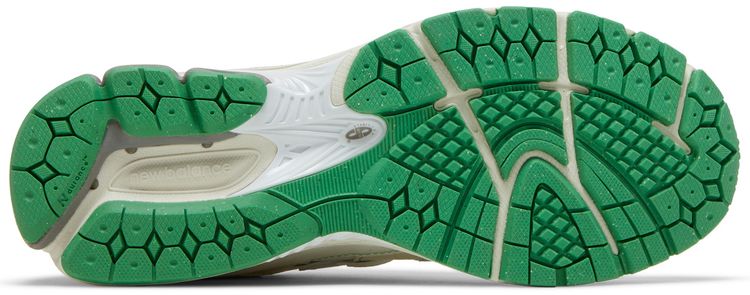 GANNI x 2002R Turtledove