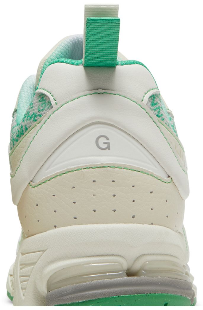 GANNI x 2002R Turtledove