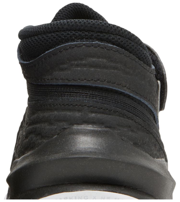 Nike Team Hustle D10 FlyEase GS Black Metallic Silver