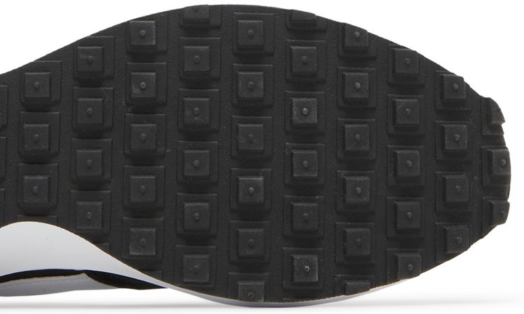 Waffle Debut Black White