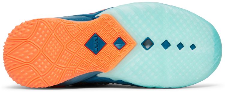 Nike LeBron James Family Foundation x LeBron 18 GS We Are Family